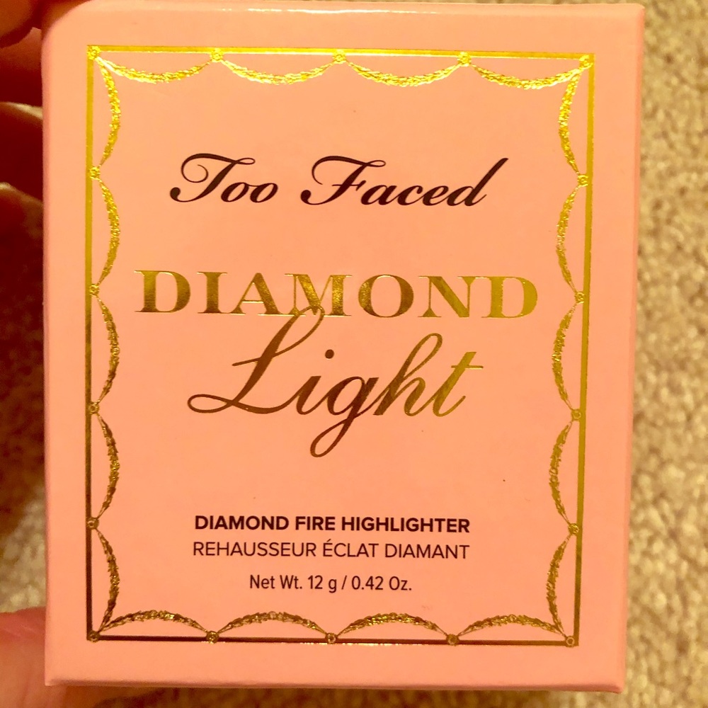 Too Faced Diamond Light Highlighter